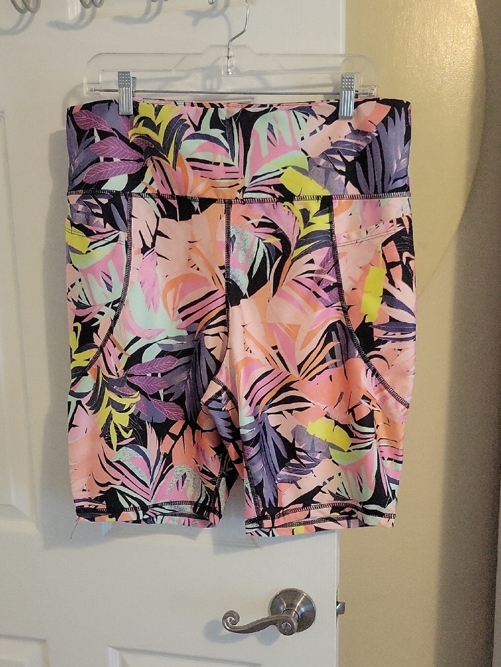 bebe SzXXL Tropical Leaf Print Bike Shorts - Pink, Purple, Yellow Side pockets